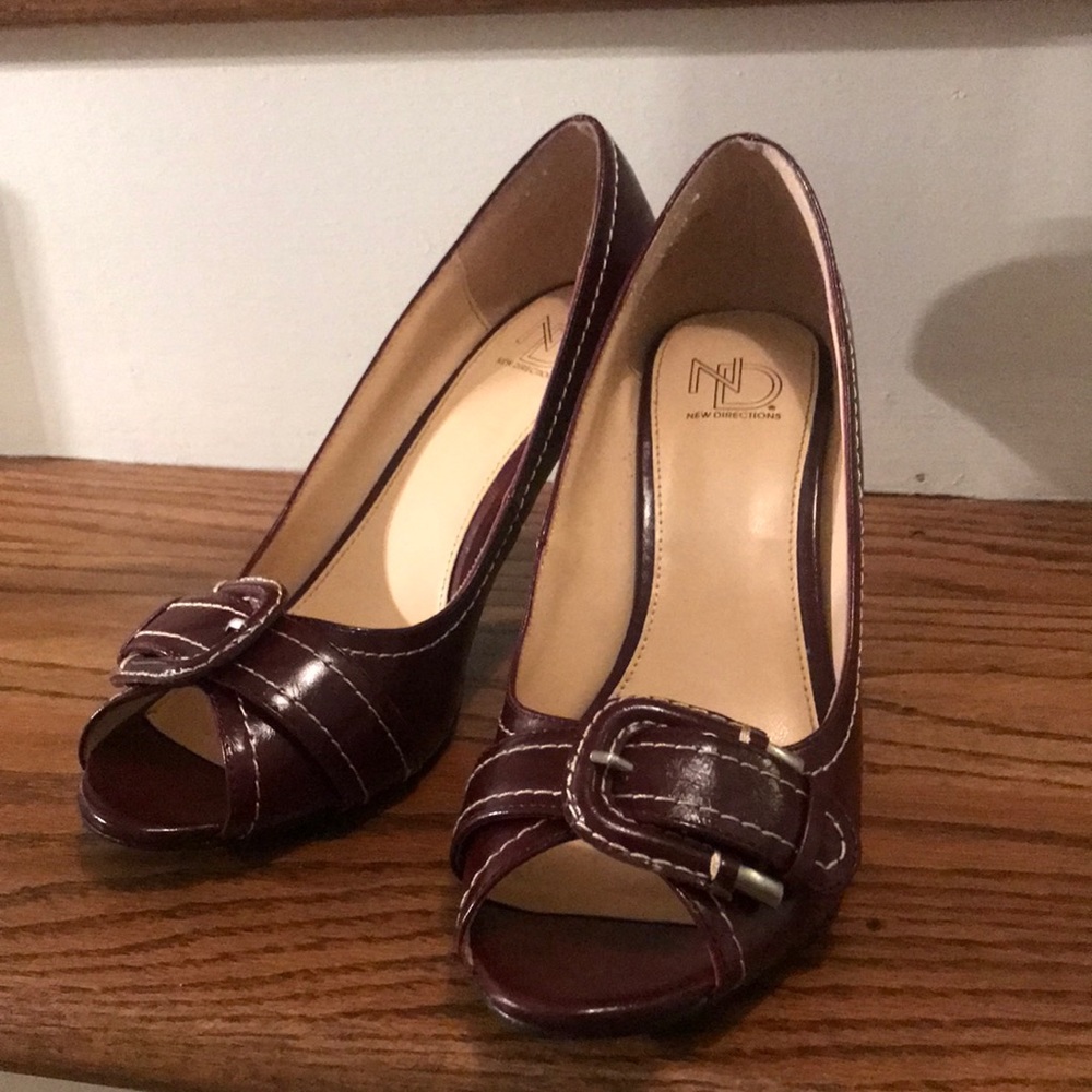 New Direction burgundy heels 8.5